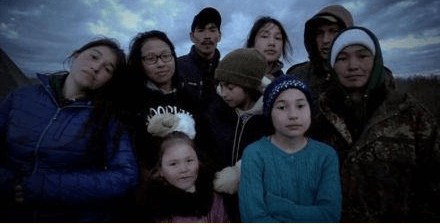 Agnes Hailstone with her husband Chip and children Mary, Tinmiaq, Caroline, Quantan, Iriqtaq, Douglas, and Jon